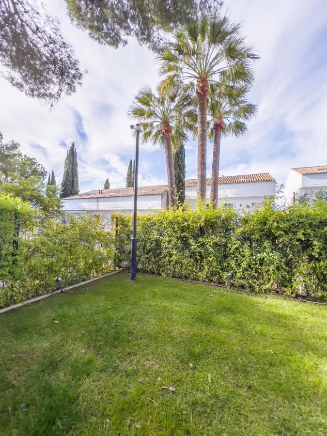 Bajo Con Jardin En La Milla De Oro Apartment Marbella Bagian luar foto
