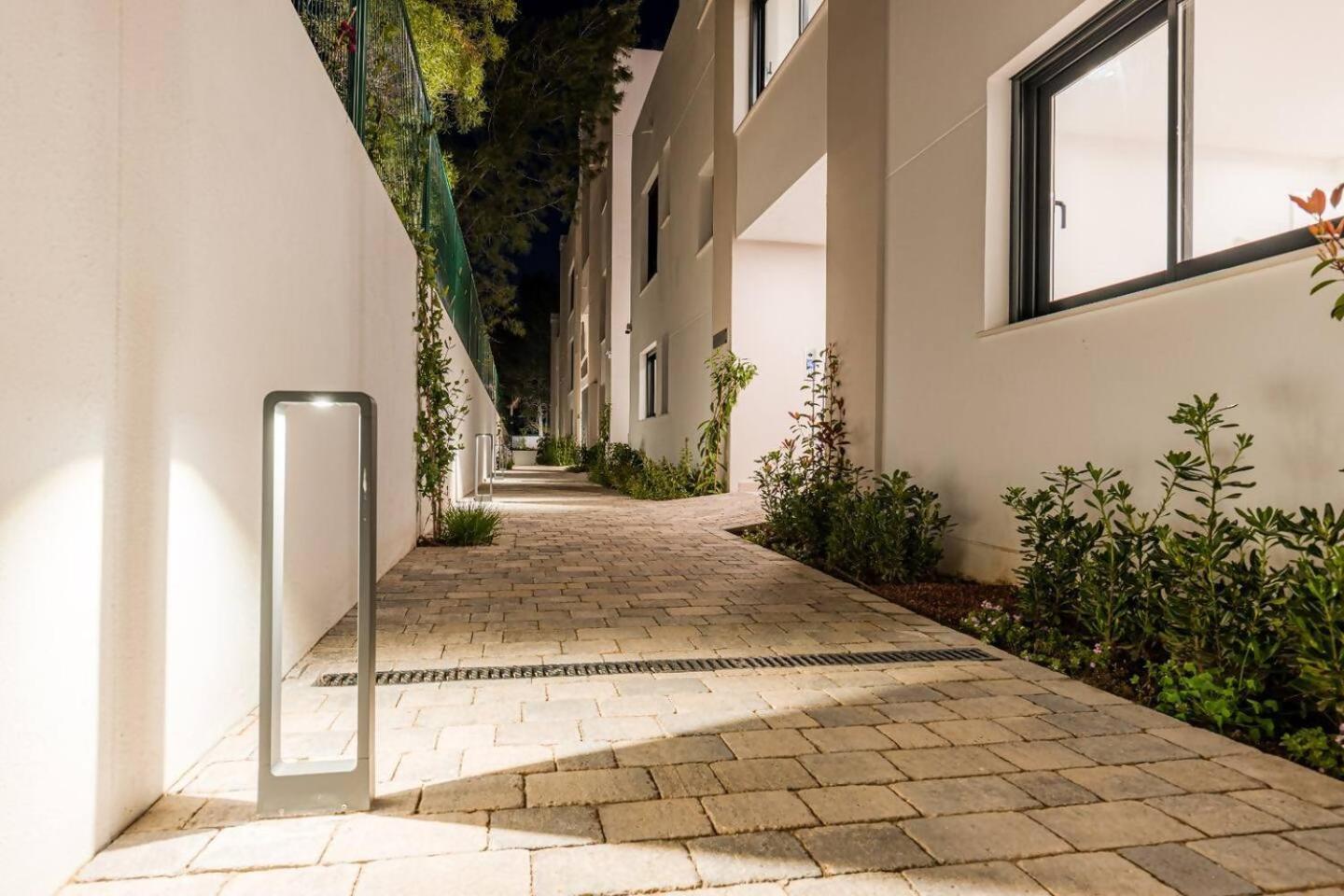 Bajo Con Jardin En La Milla De Oro Apartment Marbella Bagian luar foto